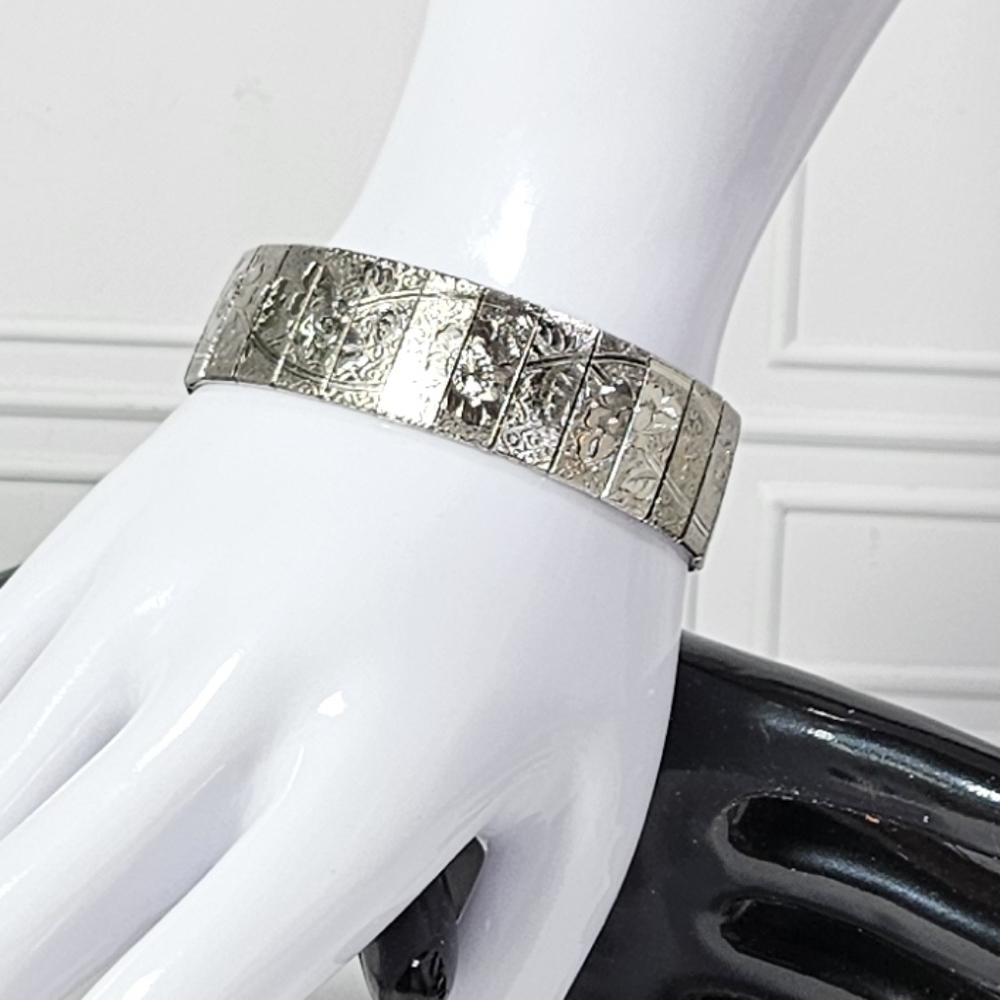 Vintage Segmented Bracelet Metal Floral